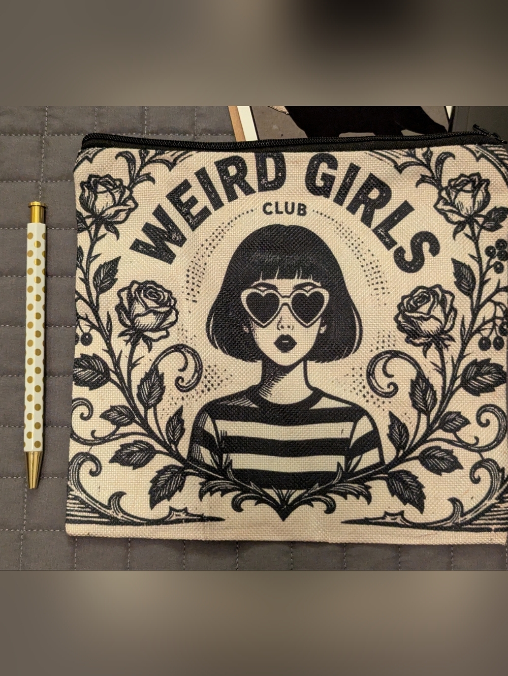 Weird Girls Club Must Have - Picture 5 of 5